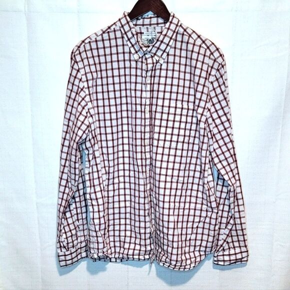 Old Navy Classic Regular Fit Long Sleeve Button Up Shirt Size XL - Picture 1 of 9